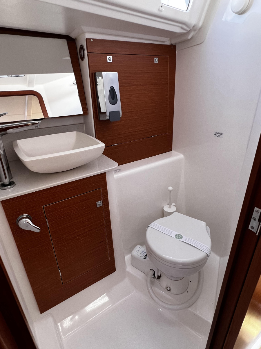 Dufour 360 GL — photo 12