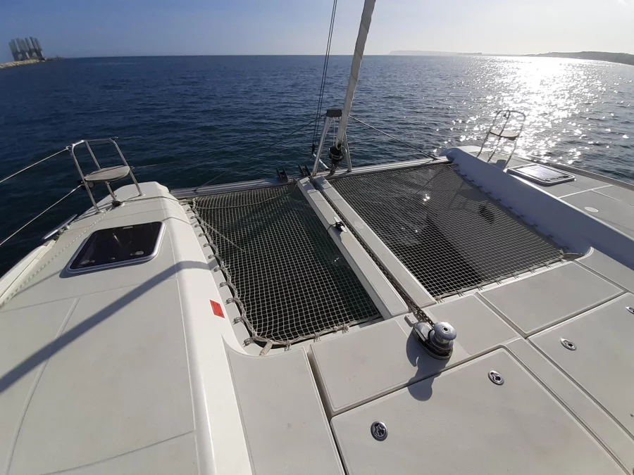 Lagoon 42 (Cross The Breeze)  - 13