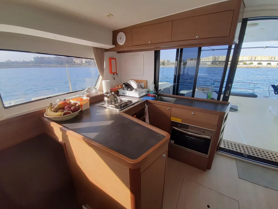 Lagoon 42 (Cross The Breeze)  - 1