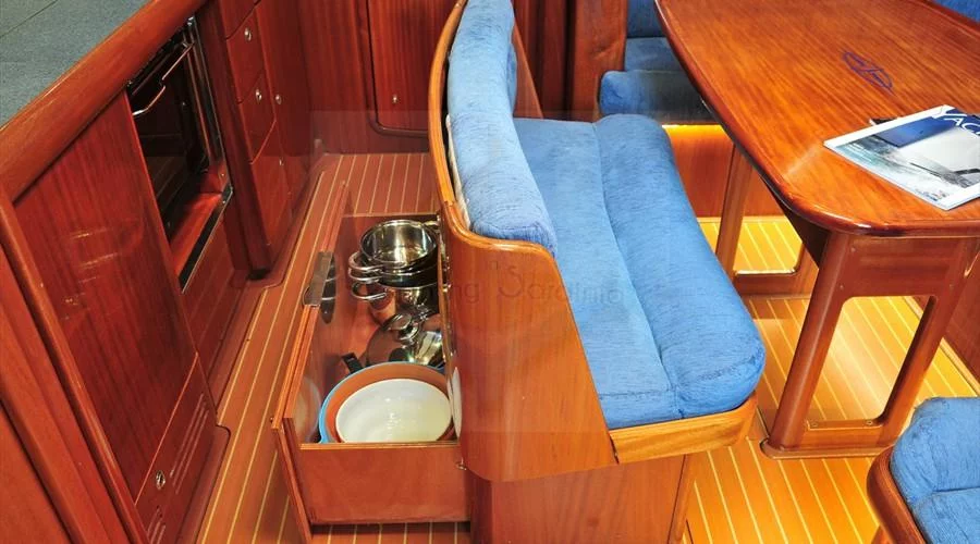 Bavaria 38 (Tommy)  Pots Box - August 2014 - 1