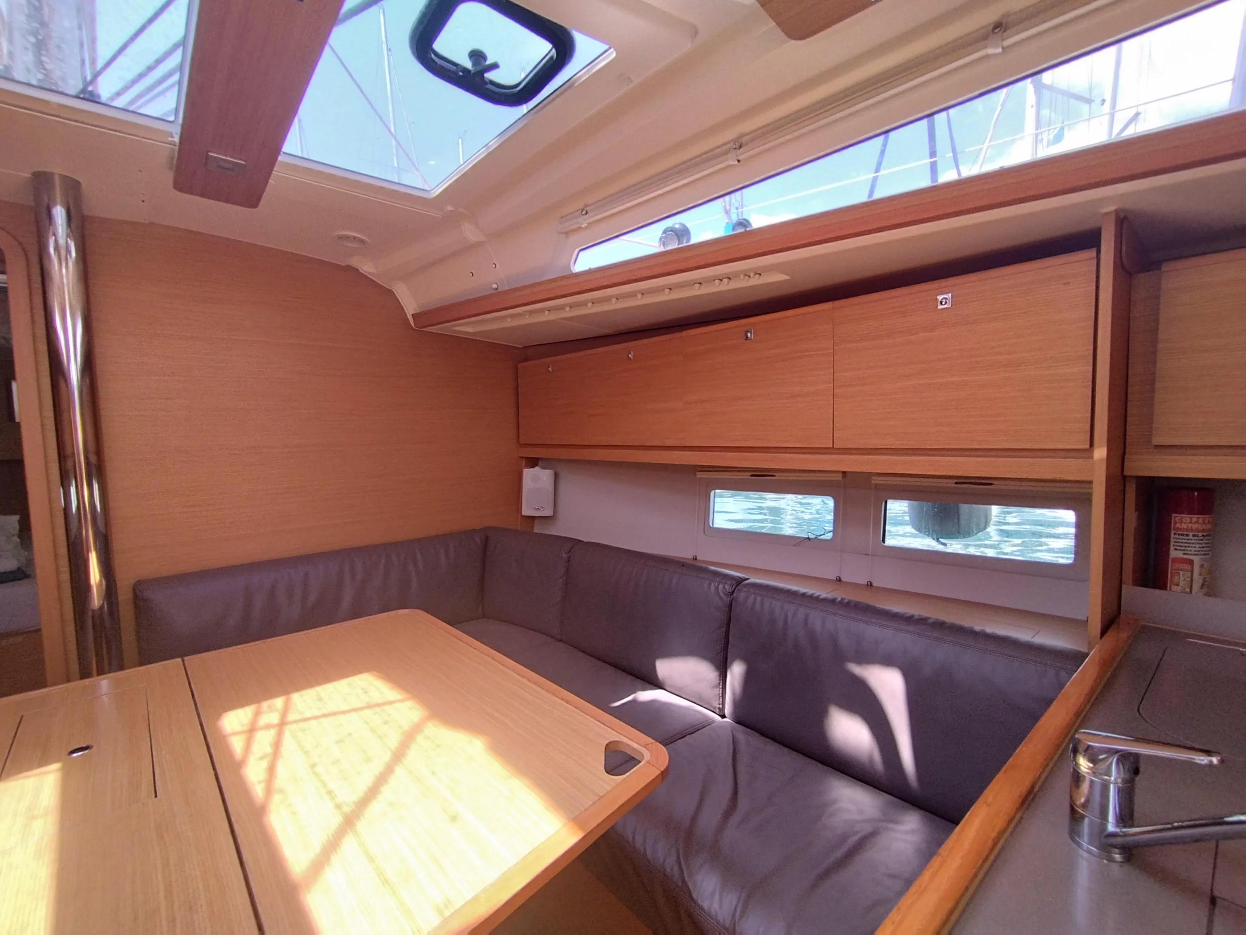 Dufour 390 Grand Large (Pixie)  - 1