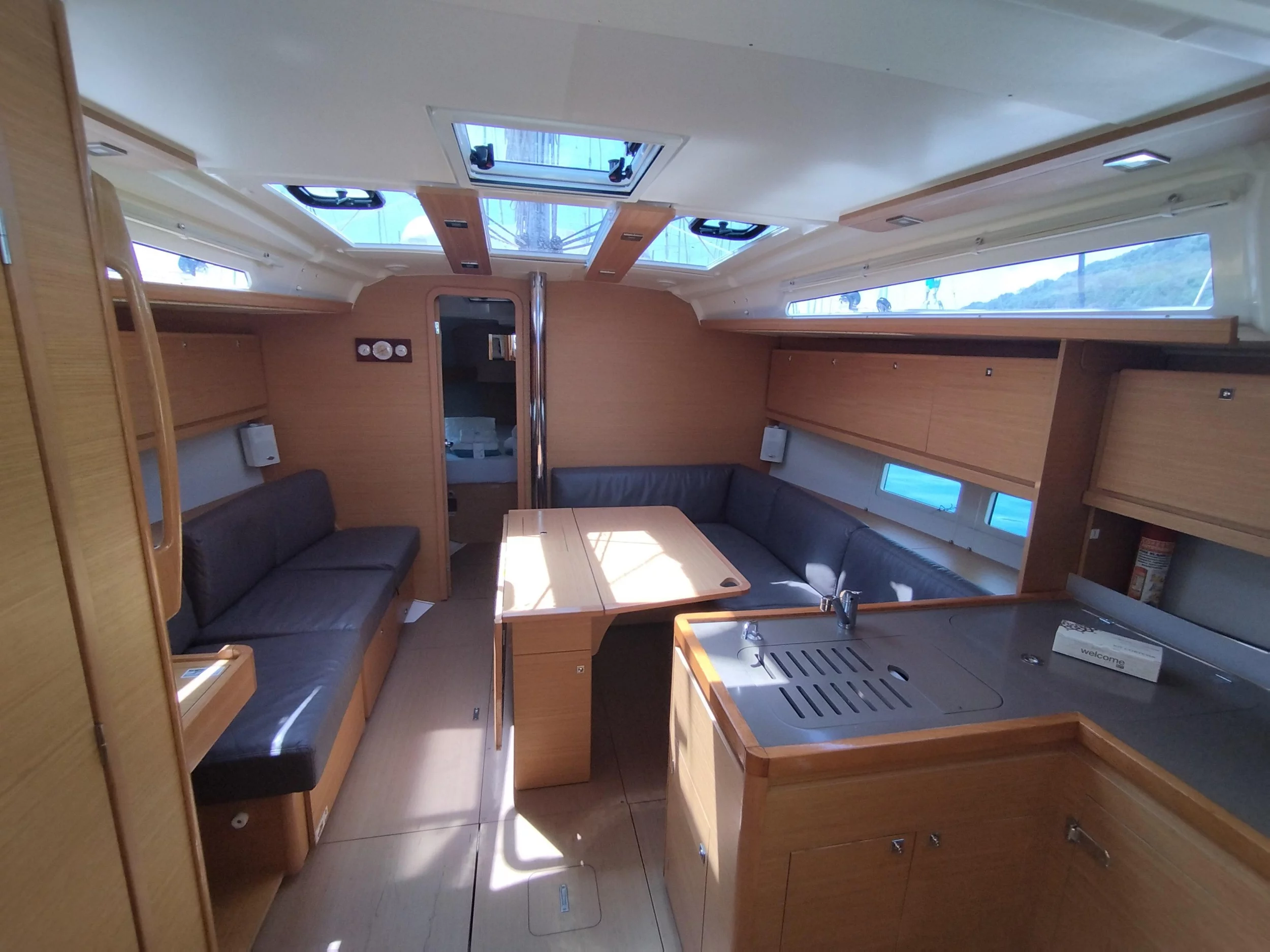 Dufour 390 Grand Large (Pixie)  - 4