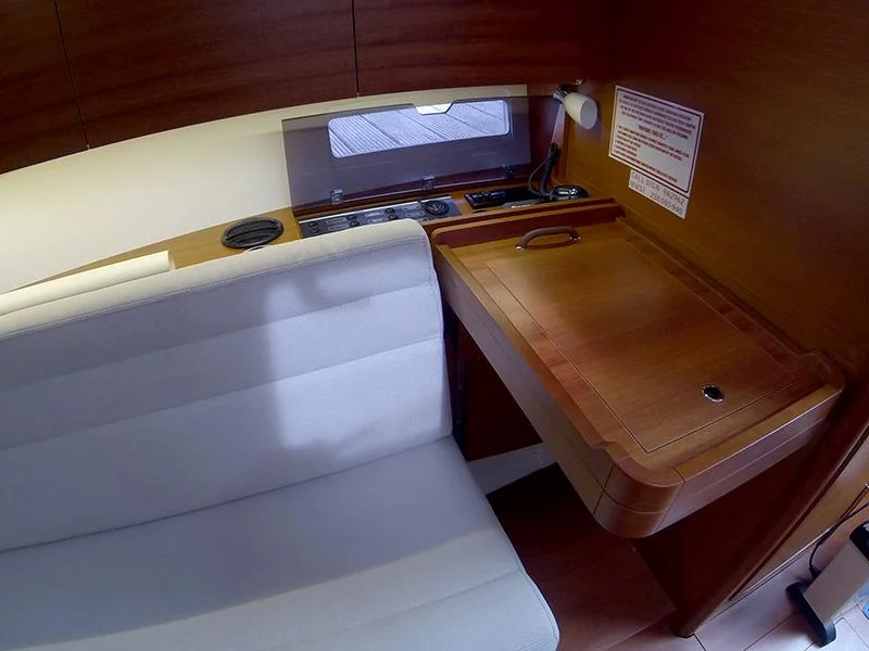 Dufour 350 GL (Luka) Dufour 350 interior - 9