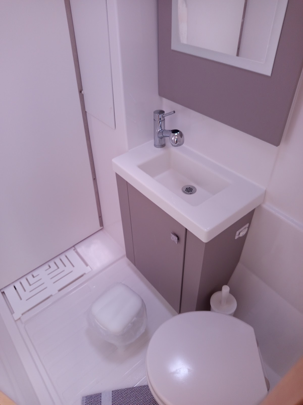 Photo #7 - Astréa 42 (IOANNA - GEN/AC+WATERMAKER) in Lefkada - 25050