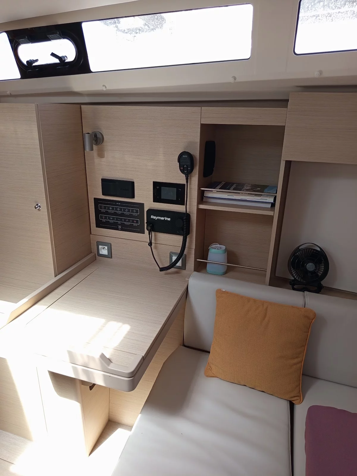Oceanis 37.1 (AVRA)  - 8