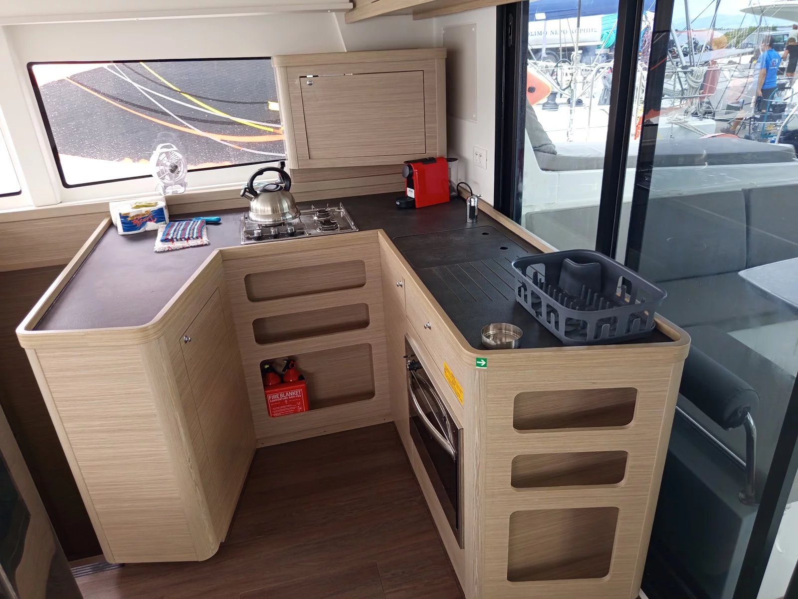 Lagoon 42 (ZAHIRA - GEN/AC+WATERMAKER)  - 12