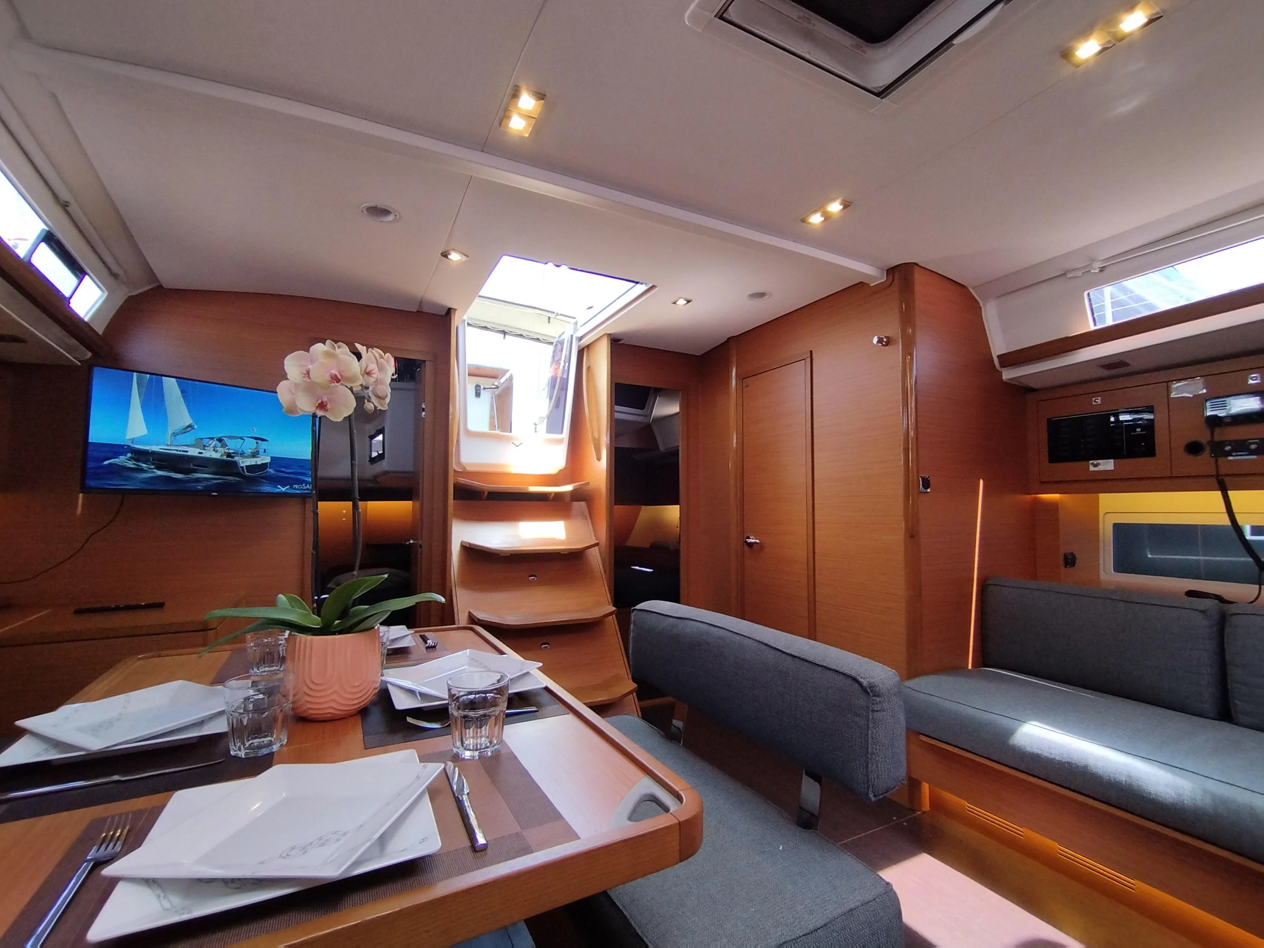 Dufour 470 Owner's version (Euphoria)  - 26
