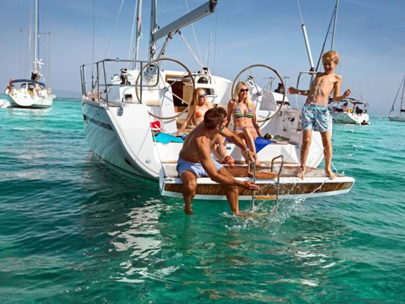 Bavaria Cruiser 41 (Hera) exterior - 8