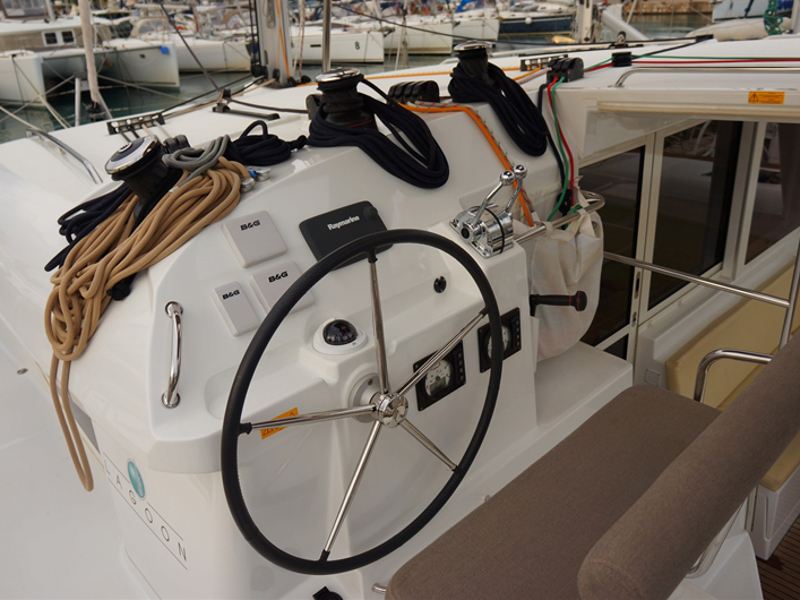 Photo #5 - Lagoon 400 S2 (Myrto) in Corfu - 25545