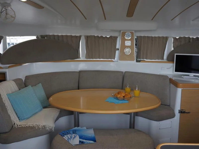 Lagoon 380 S2 (Dido) Interior image - 4