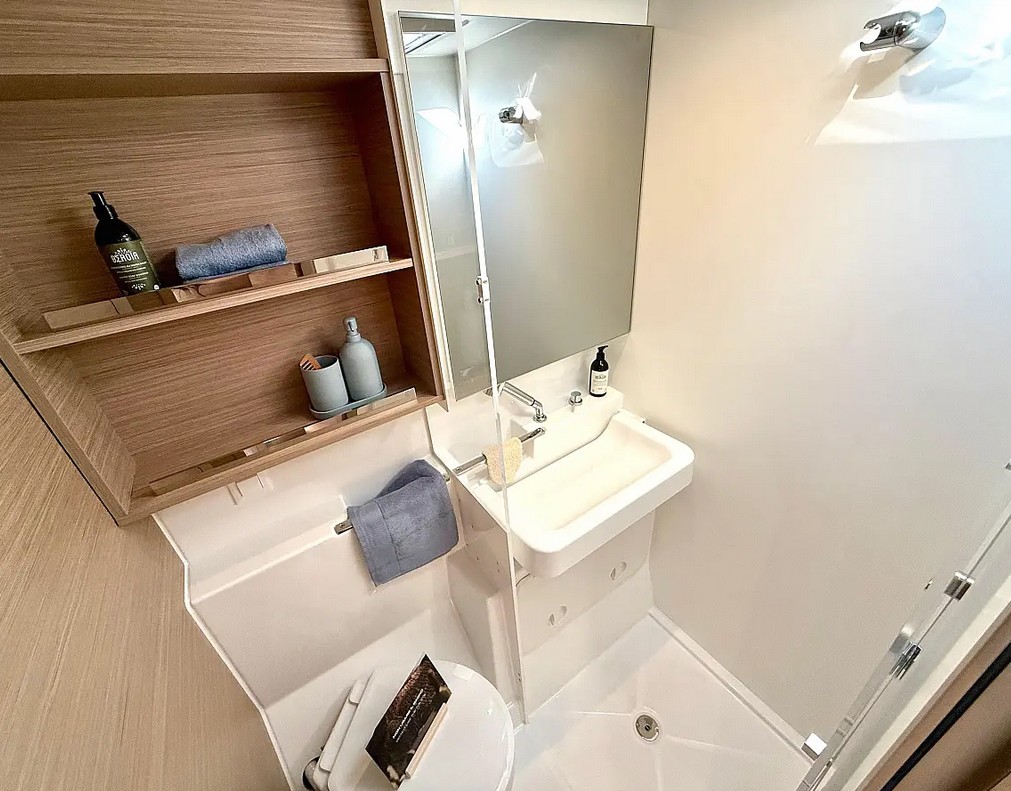 Lagoon 43 — photo 20
