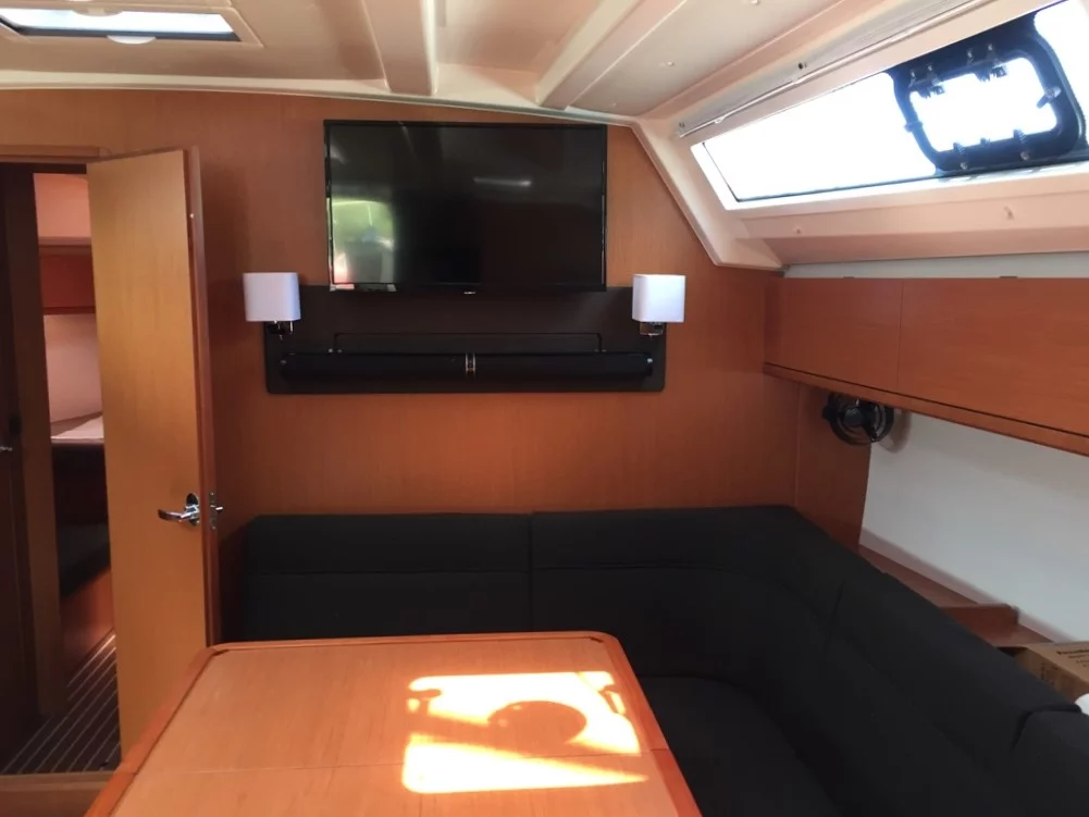 Bavaria Cruiser 46 (Renee) Interior image - 2