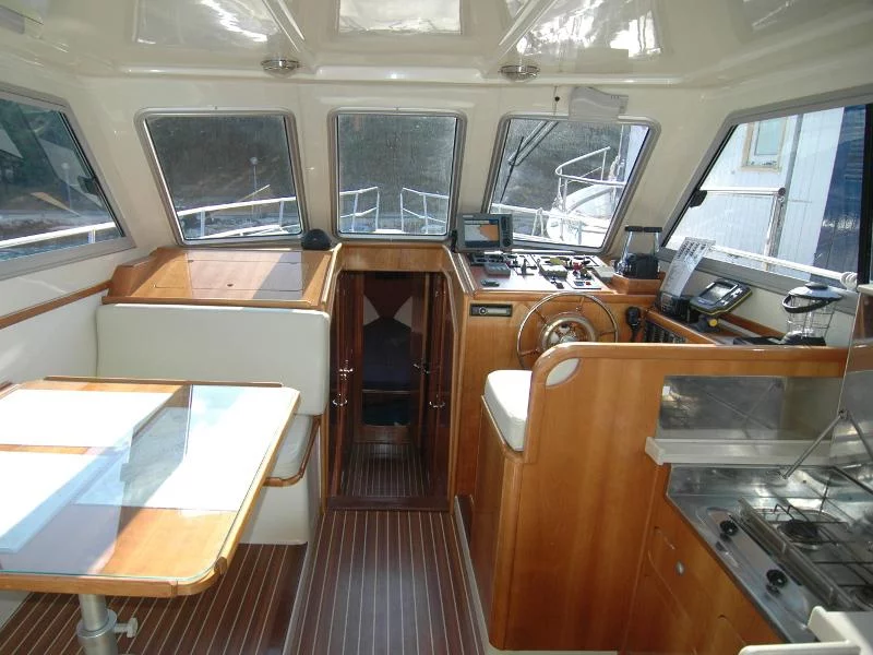 Adria 1002 (Fjaka) Interior image - 8