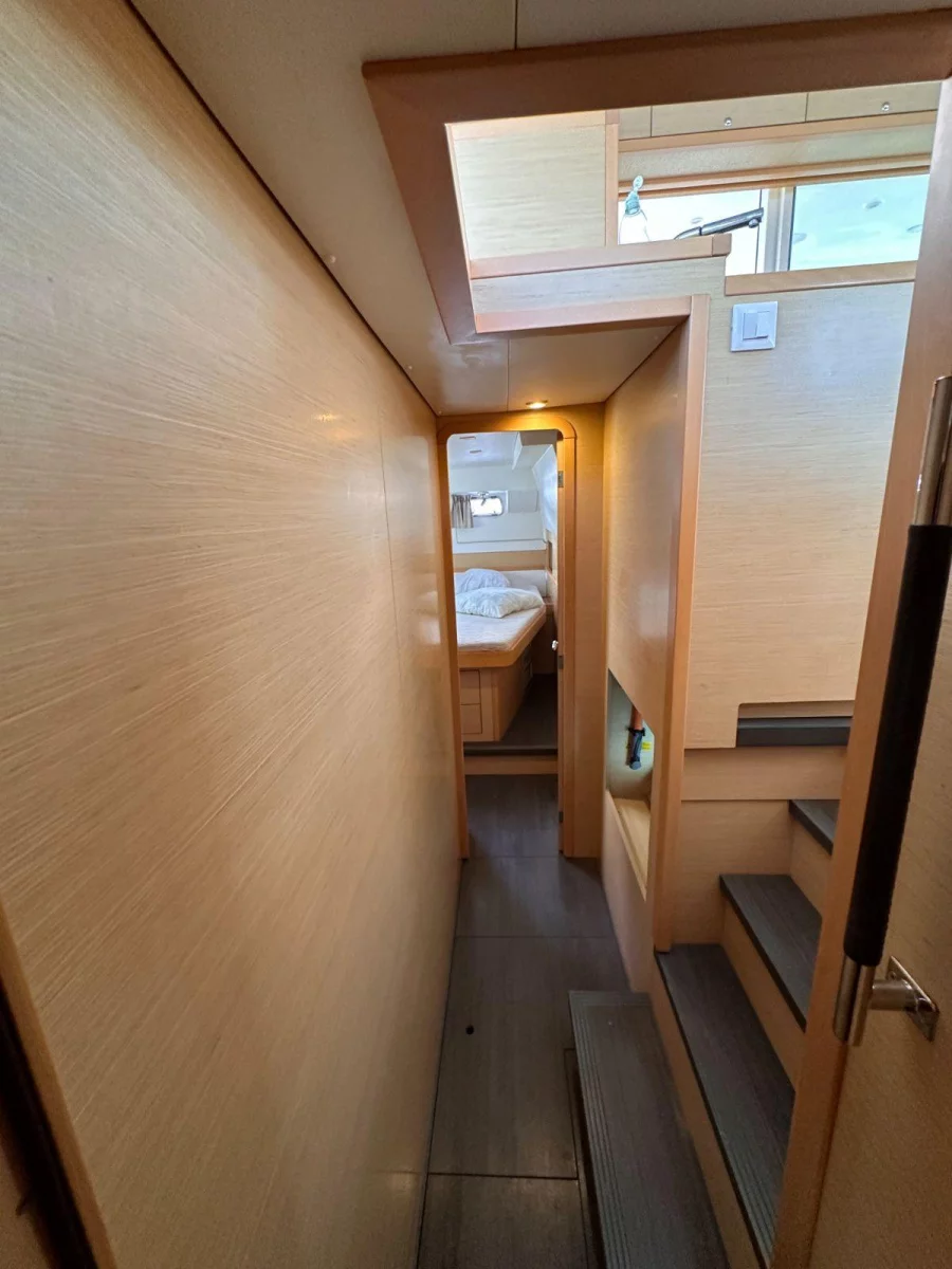 Lagoon 400 S2 (Gioia) Hallway/Double Cabin - 29