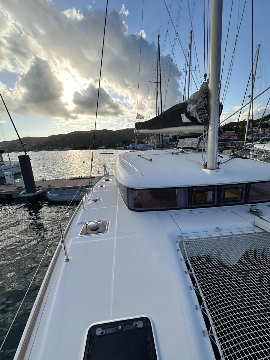Lagoon 400 S2 (Gioia) Front Deck 2 - 22