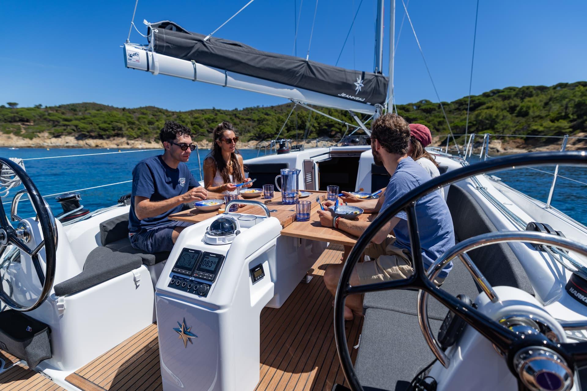 Sun Odyssey 415 — photo 3