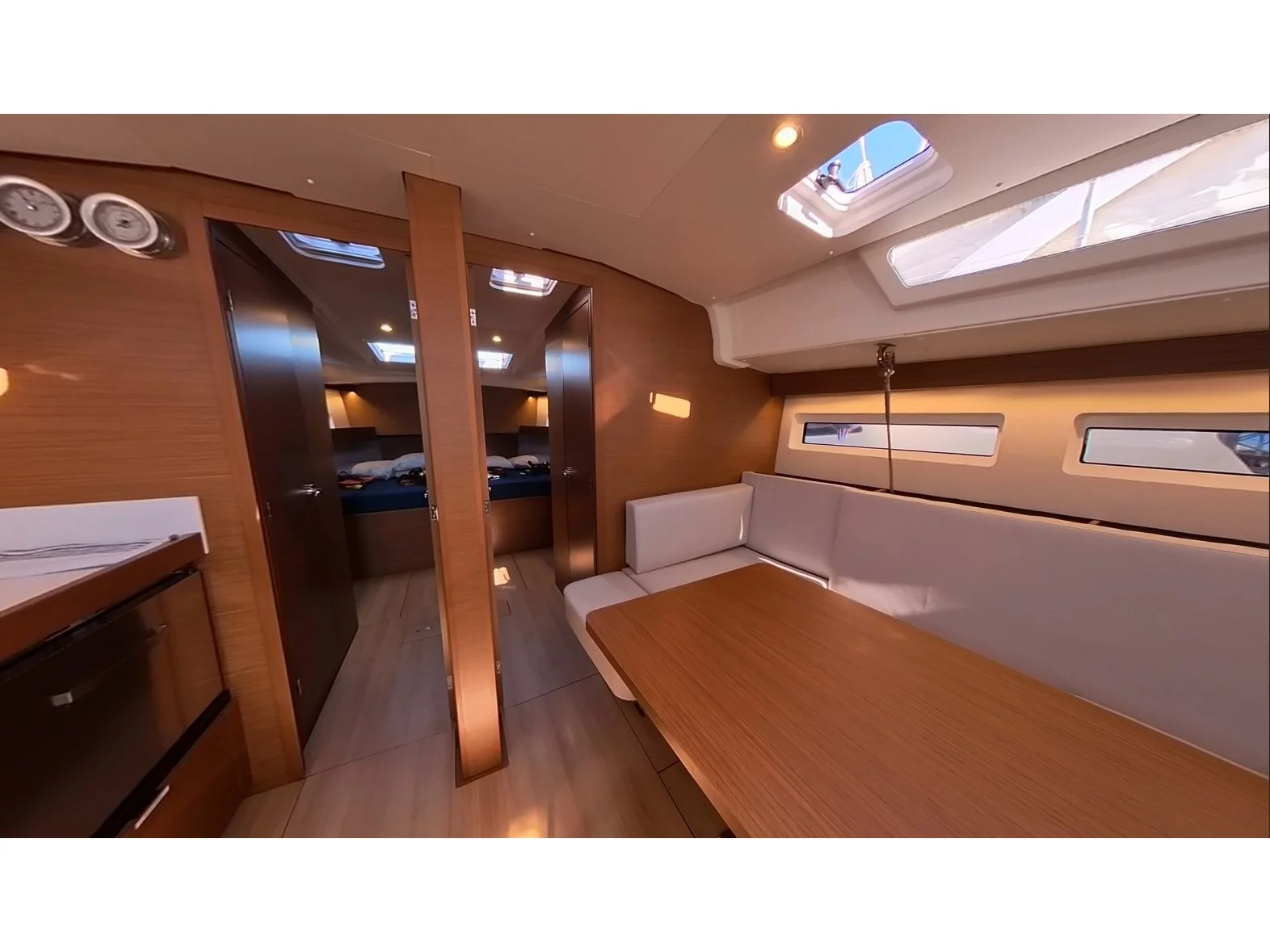 Sun Odyssey 490 (Vino Blanco (Radazul)) Interior image - 1