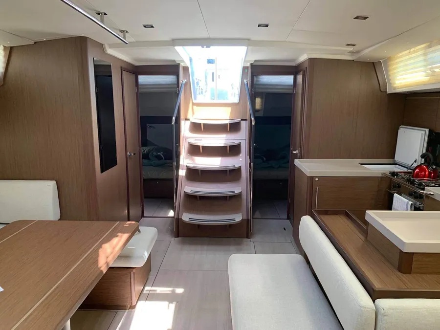 Interior image - 2