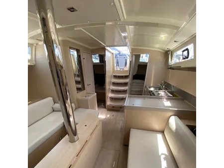 Interior image - 2