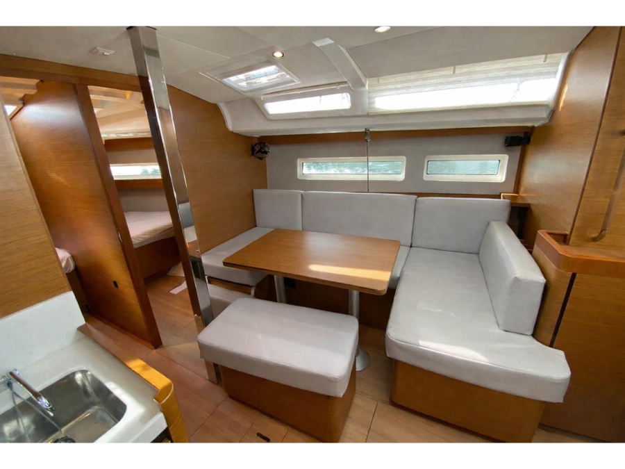 Interior image - 1