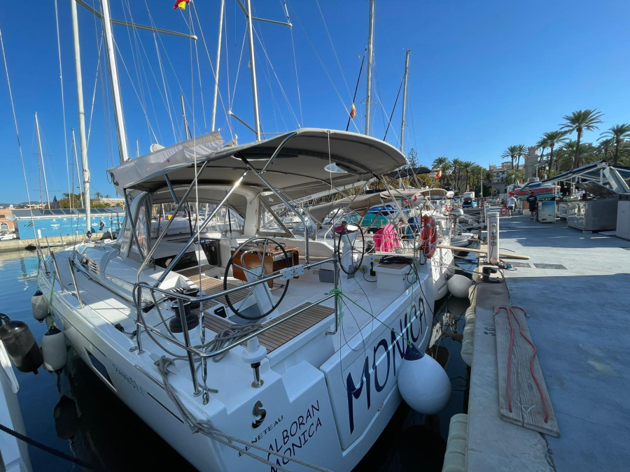 Photo #1 - Oceanis 51.1 (Alboran Mónica (Azores)) in Horta Marina - 64389
