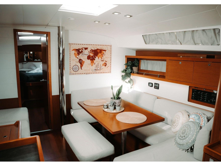 Interior image - 1