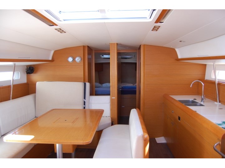 Interior image - 2