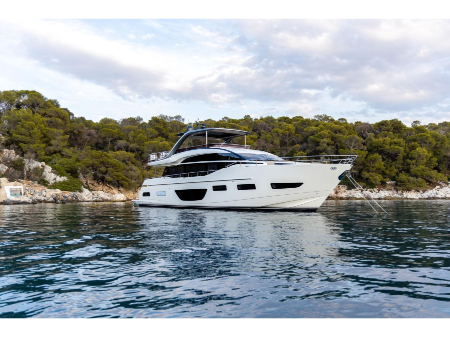 Photo #1 - Princess Y85 (Vista) in Alimos Marina - 63901