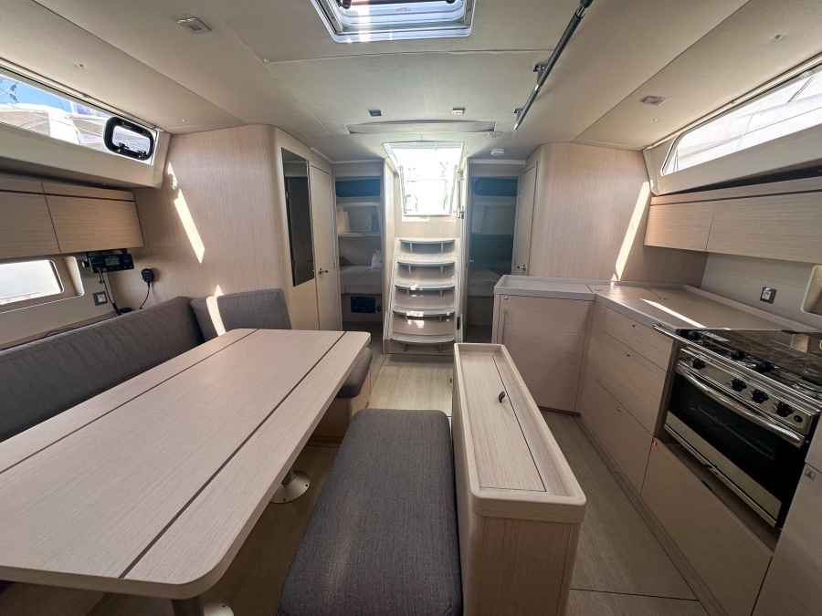 Interior image - 2