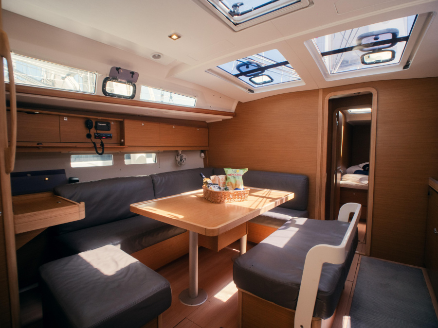 Interior image - 2