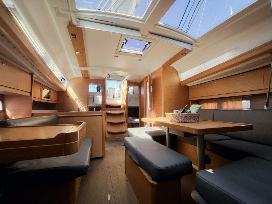 Interior image - 2