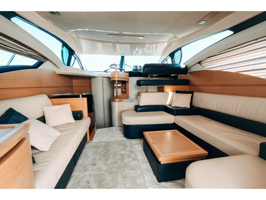 Interior image - 2
