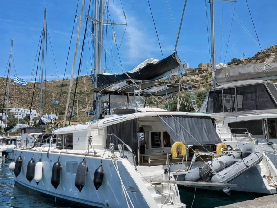 Photo #1 - Lagoon 450  Flybridge (FO'S) in Tourlos Marina - 14533