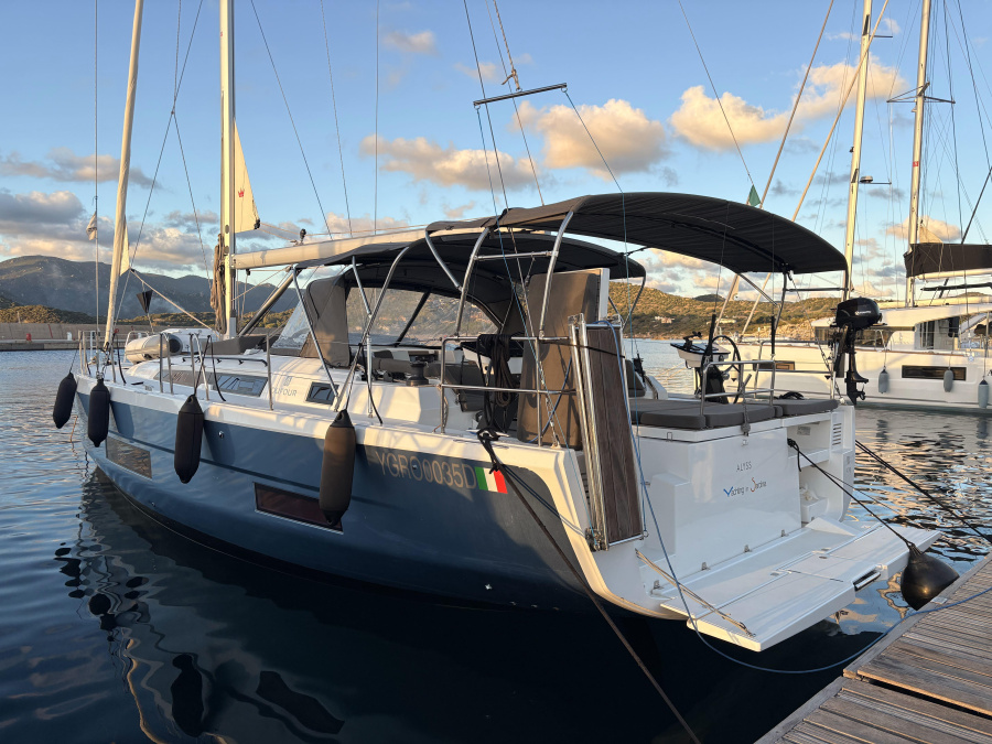 Photo #1 - Dufour 470 owner's version. (ALYSS) in Marina di - 61086