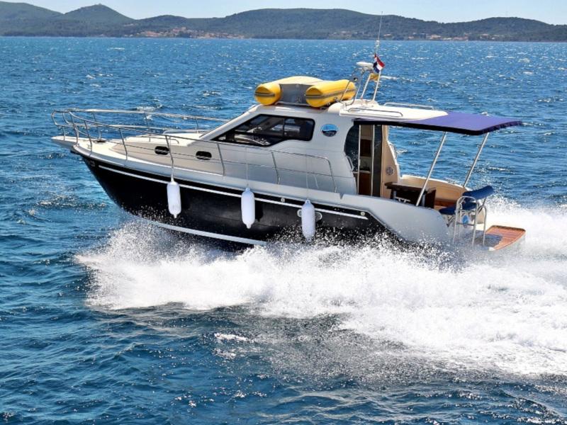 Photo #1 - VEKTOR 950 BT (16) (RAVA) in D-Marin Dalmacija Marina - 6134