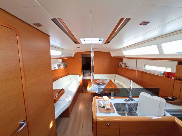Interior image - 1