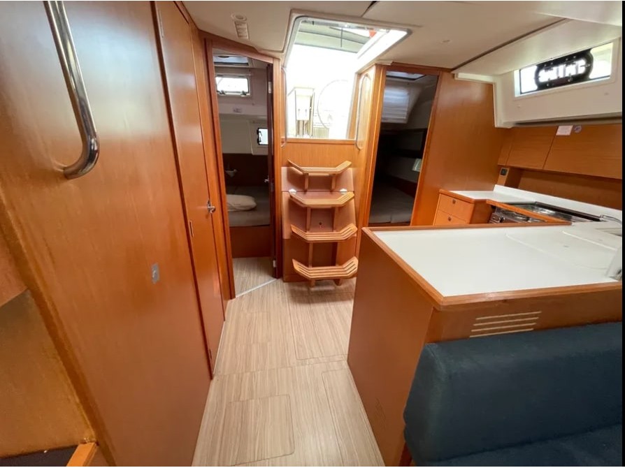Interior image - 1