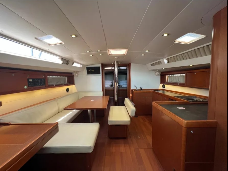 Interior image - 1
