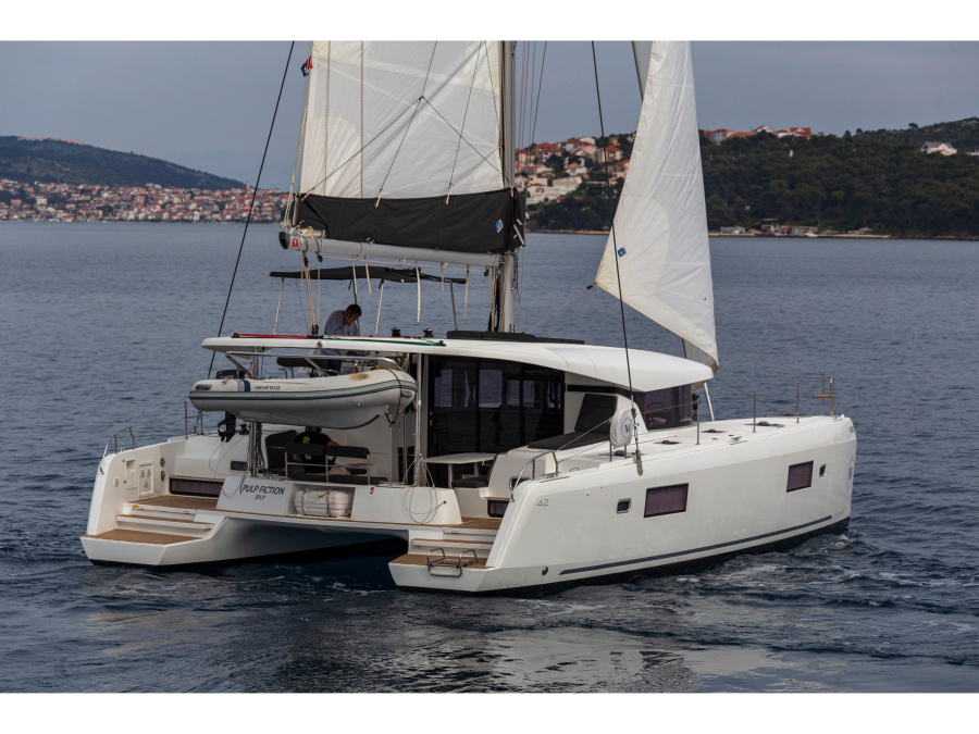 Photo #1 - Lagoon 42 (PULP FICTION) in SCT Marina - 15018