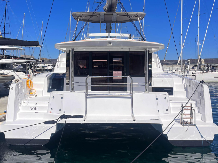 Photo #1 - Bali 4.6 (owner's version) (Noni) in Olympic Marina - 8340