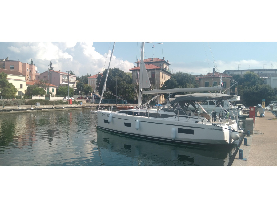 Photo #1 - Bavaria C38 (2 heads) (Kirke) in Marina - 9222