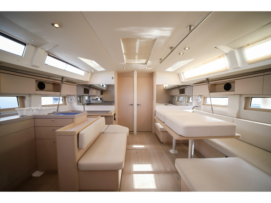 Interior image - 2