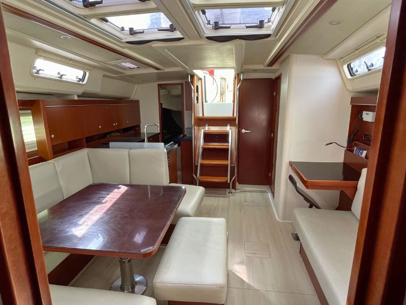 Interior image - 1