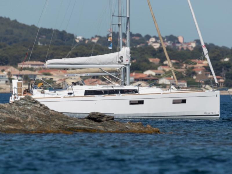 Photo #1 - Oceanis 38.1 (Eleven) in Marina Kremik - 12065
