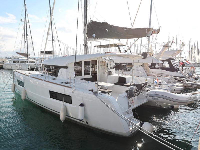 Photo #1 - Lagoon 40 (2) (NINA II) in D-Marin Dalmacija Marina - 24401