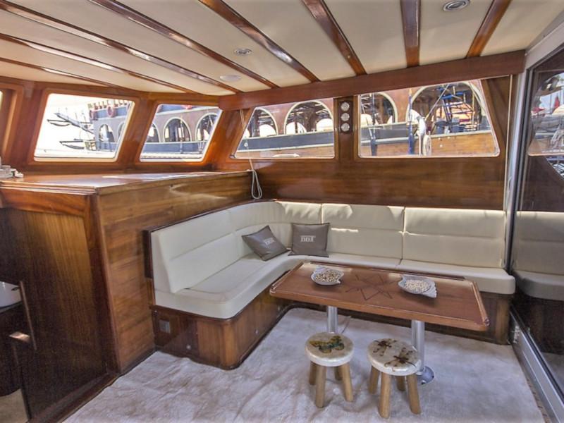 Interior image - 2