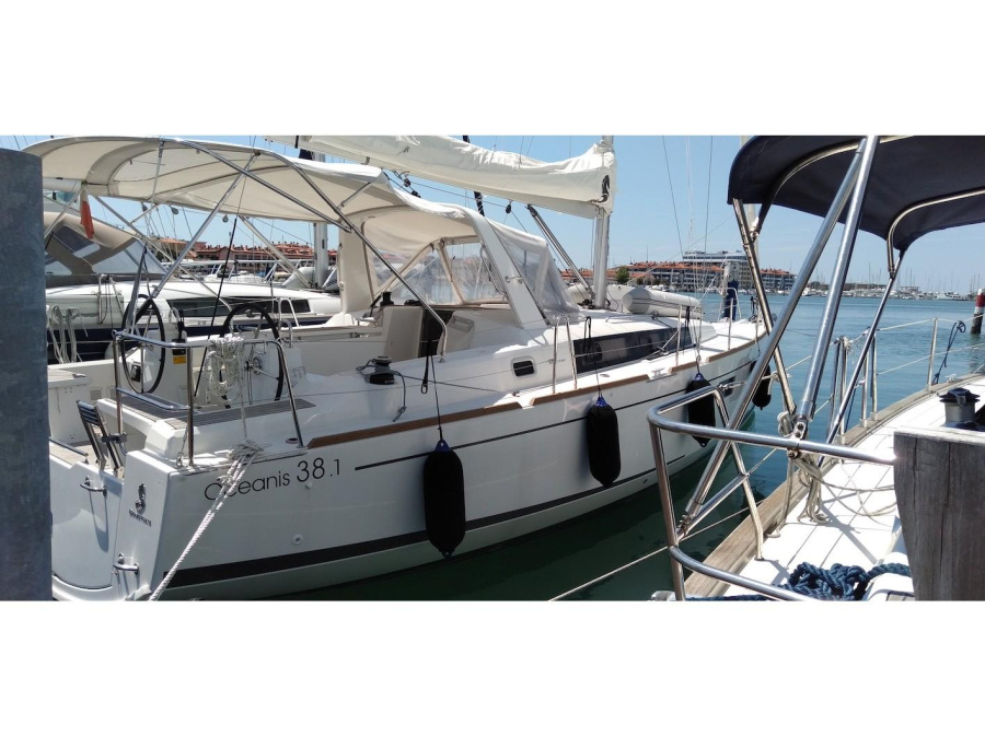 Photo #1 - Oceanis 38.1 (Follia) in  - 12940