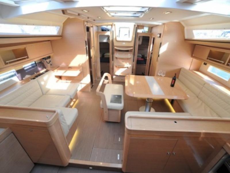 Interior image - 2
