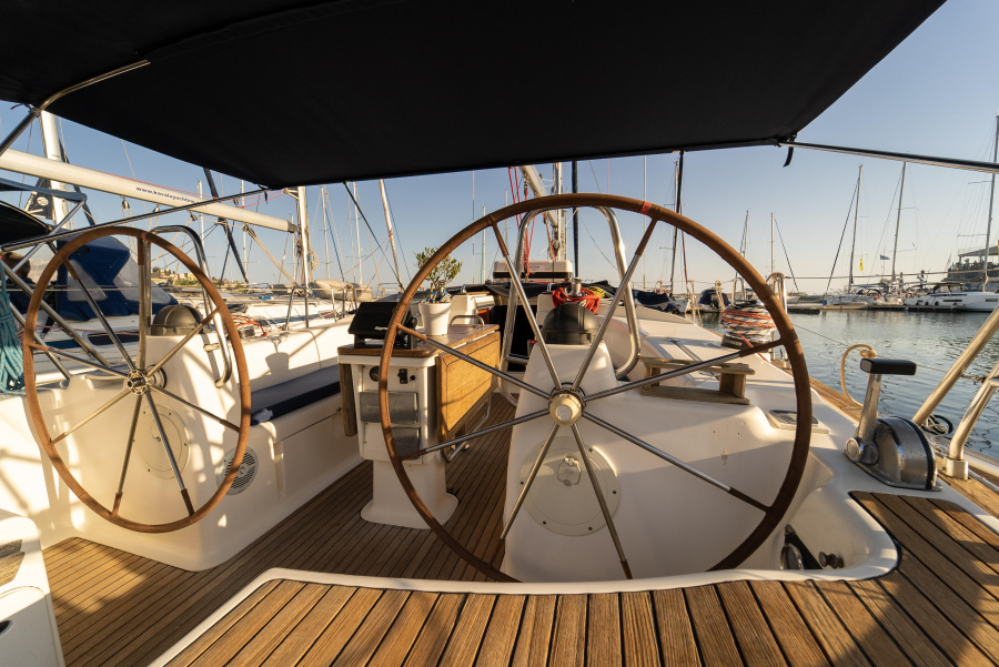 Danai (with Bowthruster ,Solar Panels, New Sails) - 1