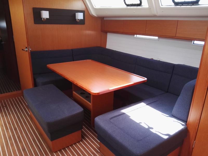 Interior image - 2
